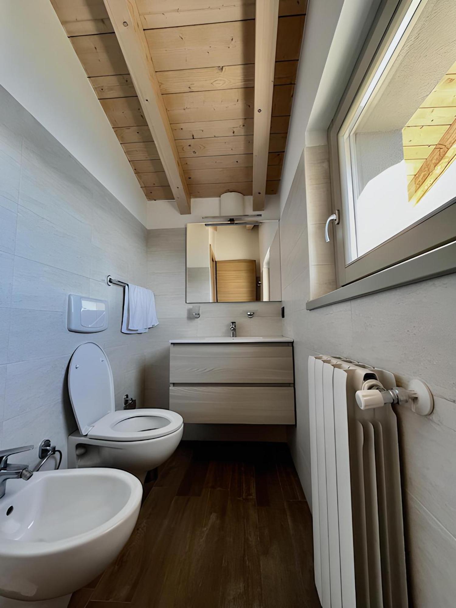Appartamento Grande Terrazza Vista Lago Parzanica 外观 照片